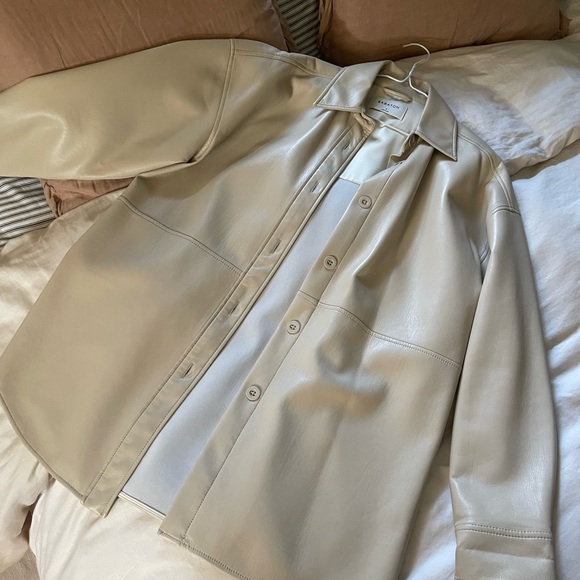 Aritzia/ Babaton - Picture 5 of 5